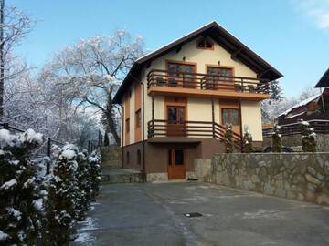 Фотографии Шале Casa Teju 2 г. Слэник (Румыния) №1 Фото Шале Casa Teju 2 г. Слэник 1