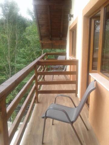 Фото номера Двухместный номер Делюкс с 1 кроватью и балконом Шале Casa Teju 2 г. Слэник 7